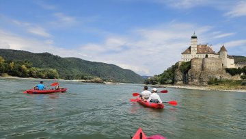 Kayaking in the Wachau Valley – paddling the Danube from Melk to Krems